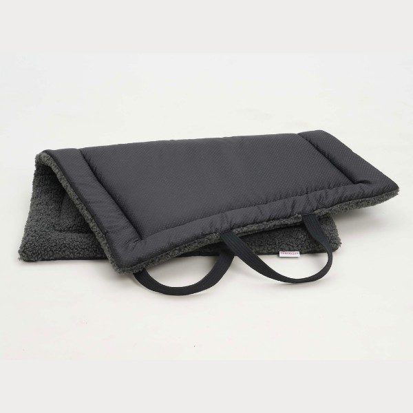 Dogs in the city Matti // Skridsikker rejsemåtte til hunde (graphite)