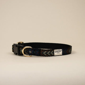 Drew's Dogwear Woody // Justerbart halsbånd (grønt mønster)