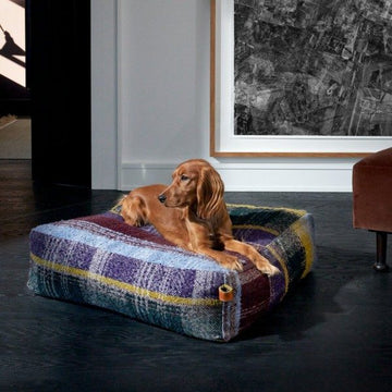 Cloud7 Cube // Luksus hundepude i eksklusivt design (purple tartan)