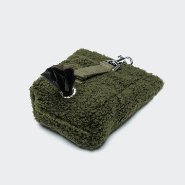 Cloud7 Treat Bag // Godbidstaske og hundeposeholder (plush green)