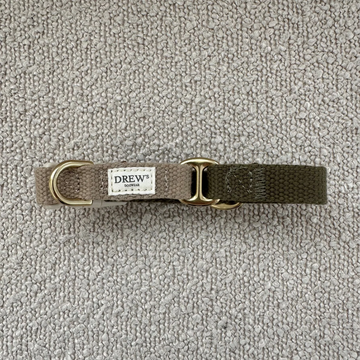 Drew's Dogwear Olive // Justerbart halsbånd (grøn/beige)