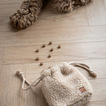 Drew's Dogwear Teddy // Godbidstaske i genanvendt sherpa (beige)