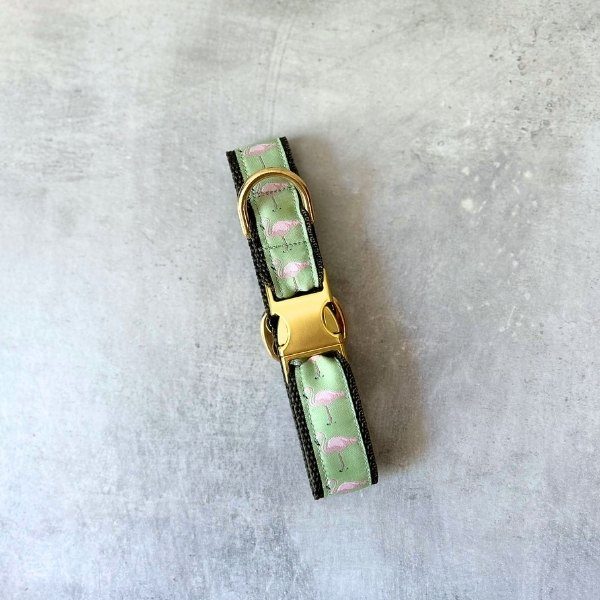 Hunni Flamingo // Unikt halsbånd med klikspænde (flamingoer)