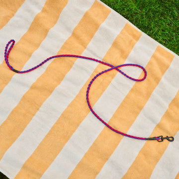 HAY Dogs Braided // Flettet hundeline i genanvendt nylon (rød/blå)