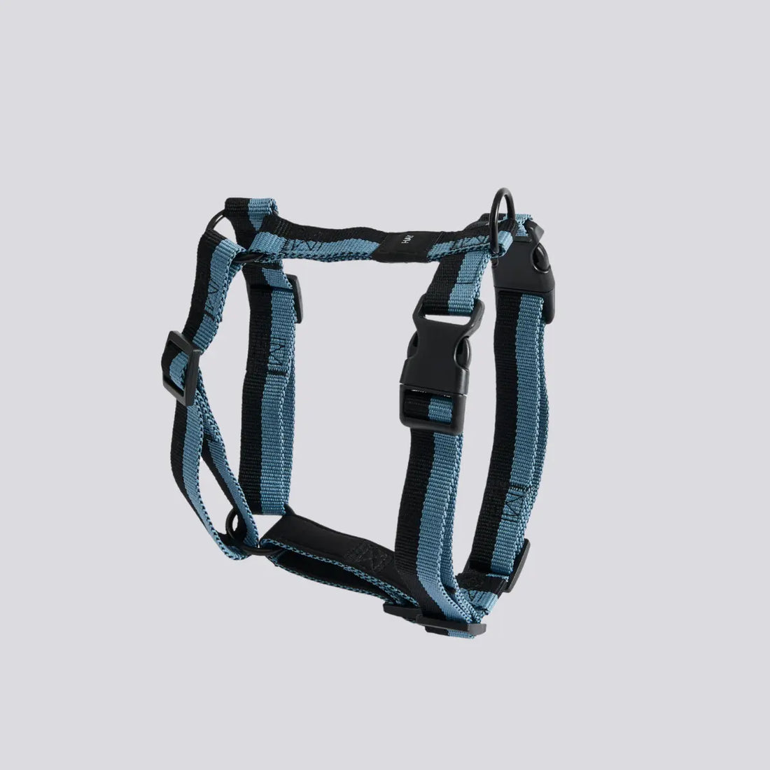 HAY Dogs Flat // Justerbar y-sele i genanvendt nylon (blå/sort)