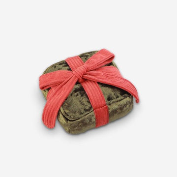 Lambwolf Holiday Gift // Hundelegetøj med 'piv' (pine)