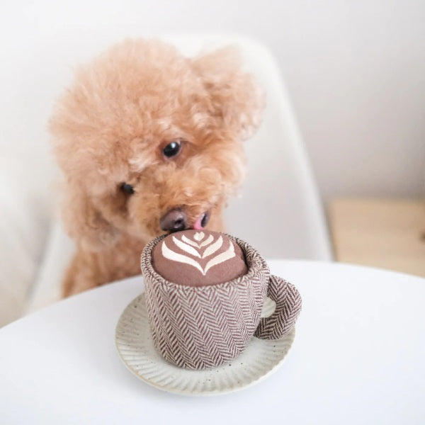 Lambwolf Latte // Udtageligt aktivitetslegetøj med 'piv'