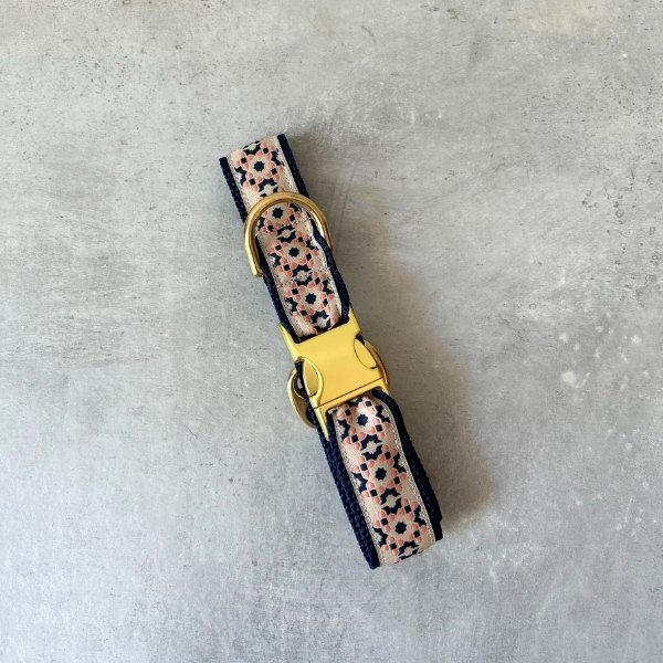 Hunni Mosaik // Unikt halsbånd med klikspænde (mosaik)