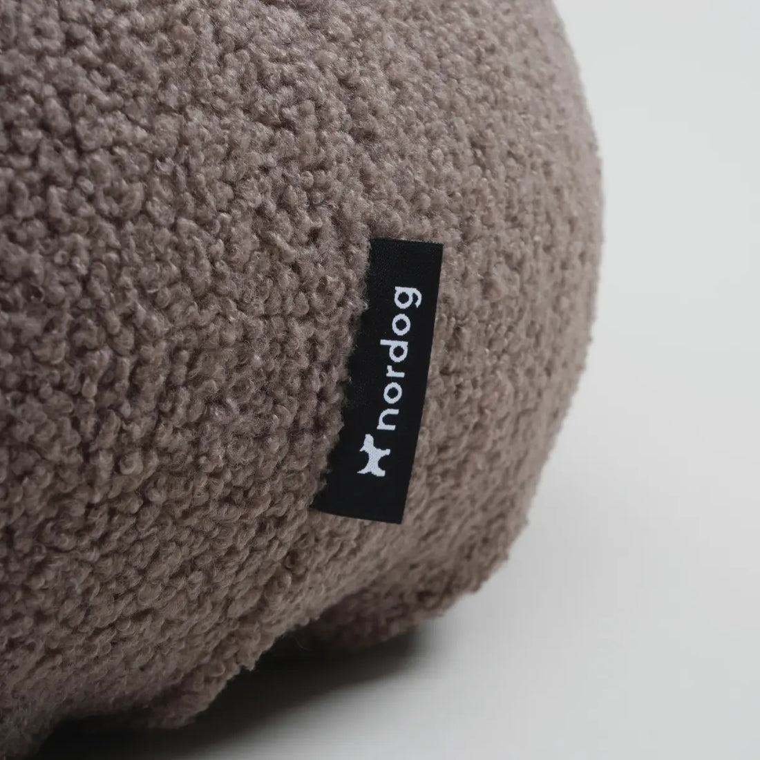 Nordog Lise // Teddy donut hundeseng (brun)
