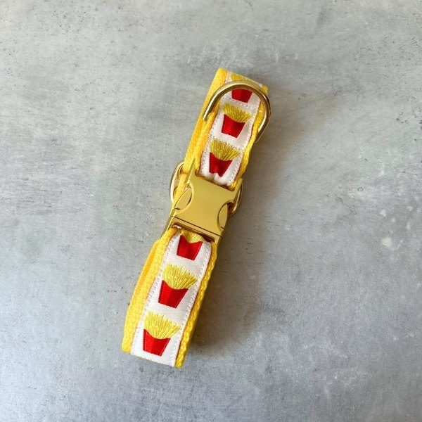 Hunni Fries // Unikt halsbånd med klikspænde (pommes frites)