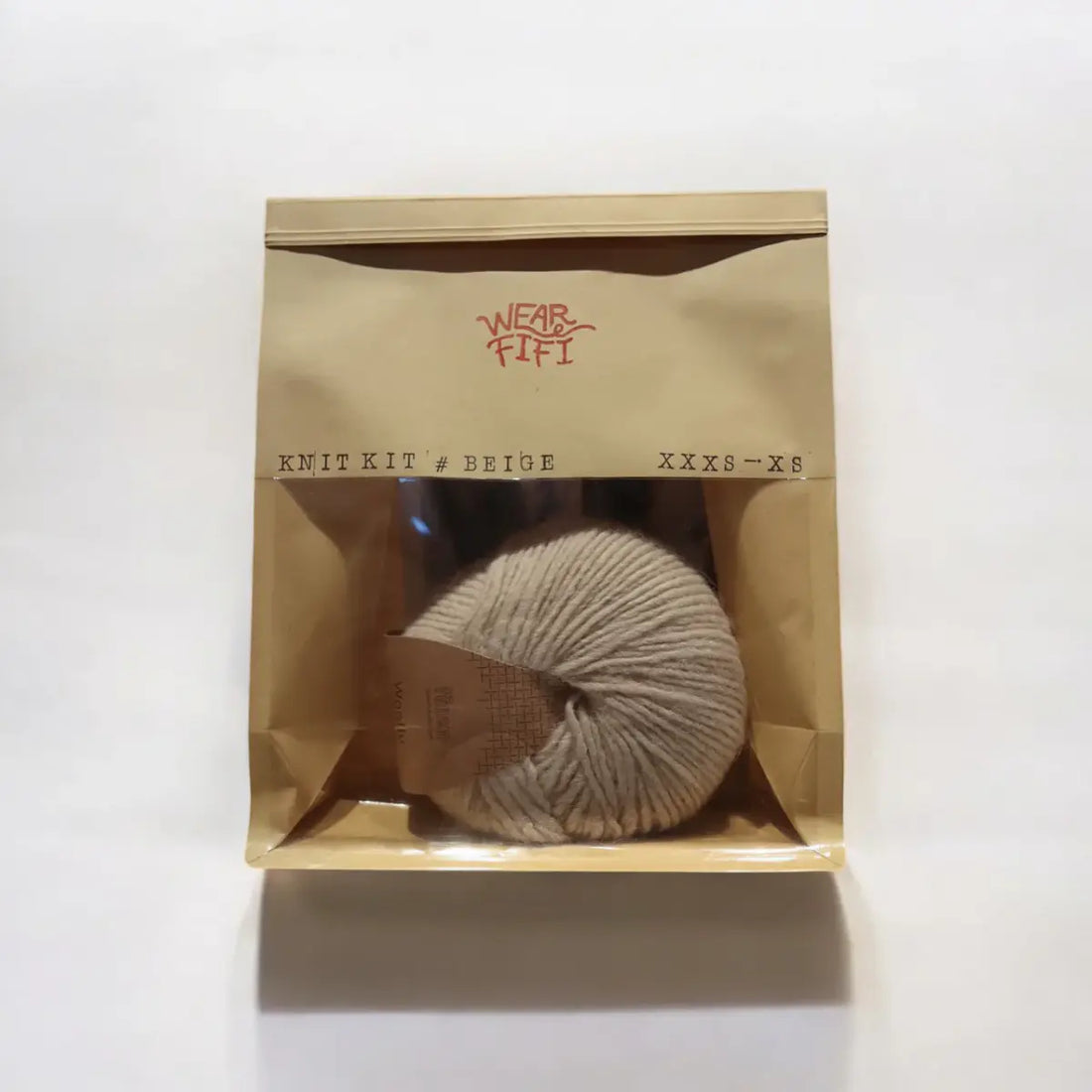 WEAR FIFI Strikkekit // Strik-selv Fluffy Hundesweater (beige)