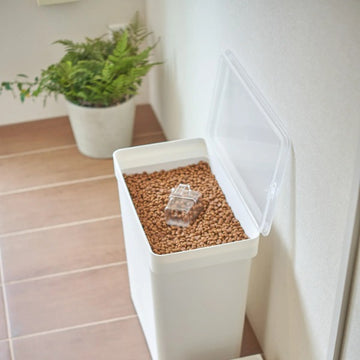 Yamazaki Tower 12 kg. // Lufttæt foderspand til hundefoder (hvid)