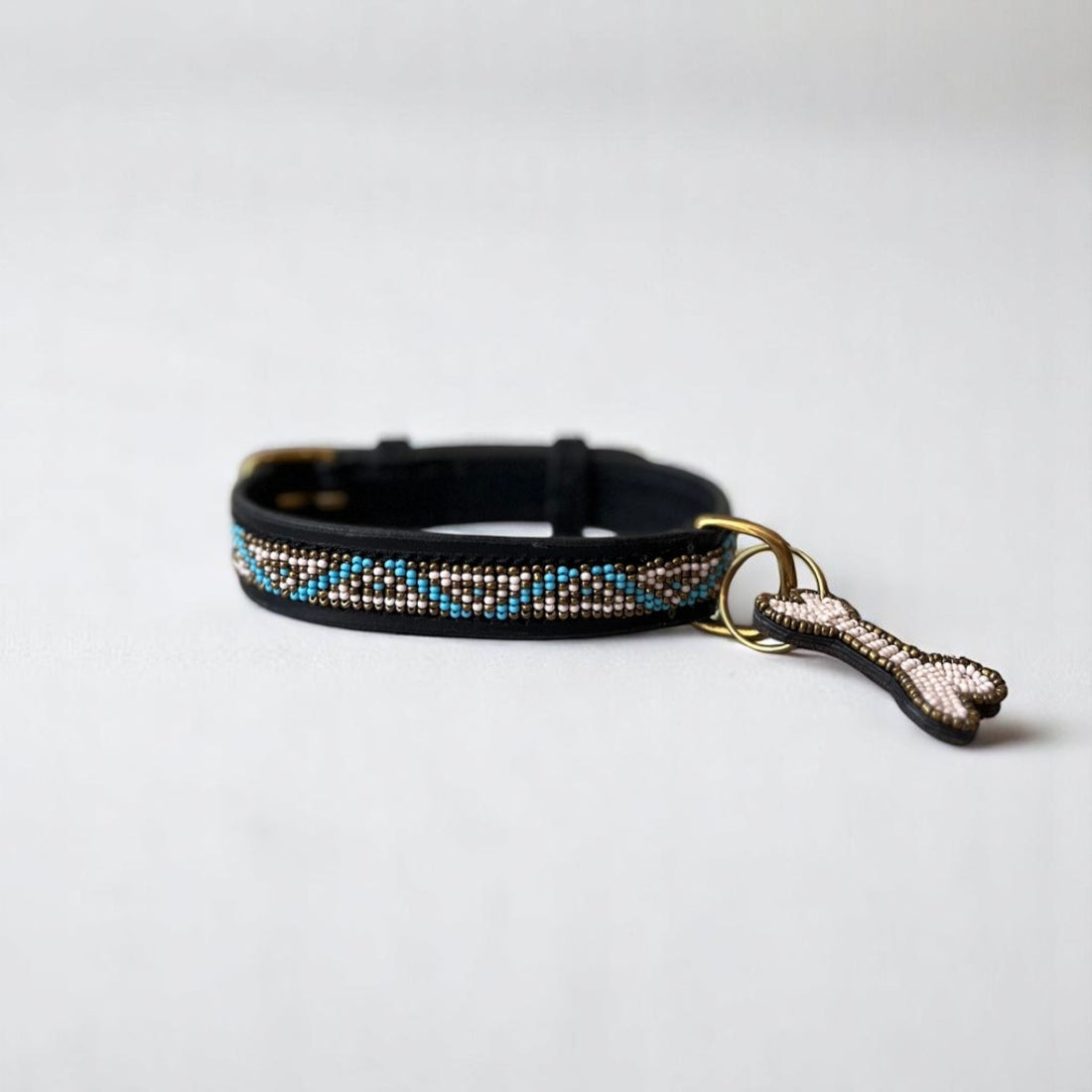 Zinj Kabaka Sky // Håndlavet hundehalsbånd med perler