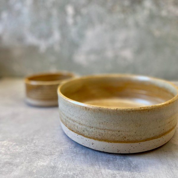 Ember keramik // Håndlavet keramisk hundeskål, beige (flere størrelser)