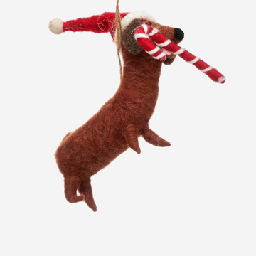Sausage Dog with Candy Cane // Juleophæng med julehund i filt