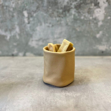 Bone and Bites, Kaja // Holder til småopbevaring i smukt læder