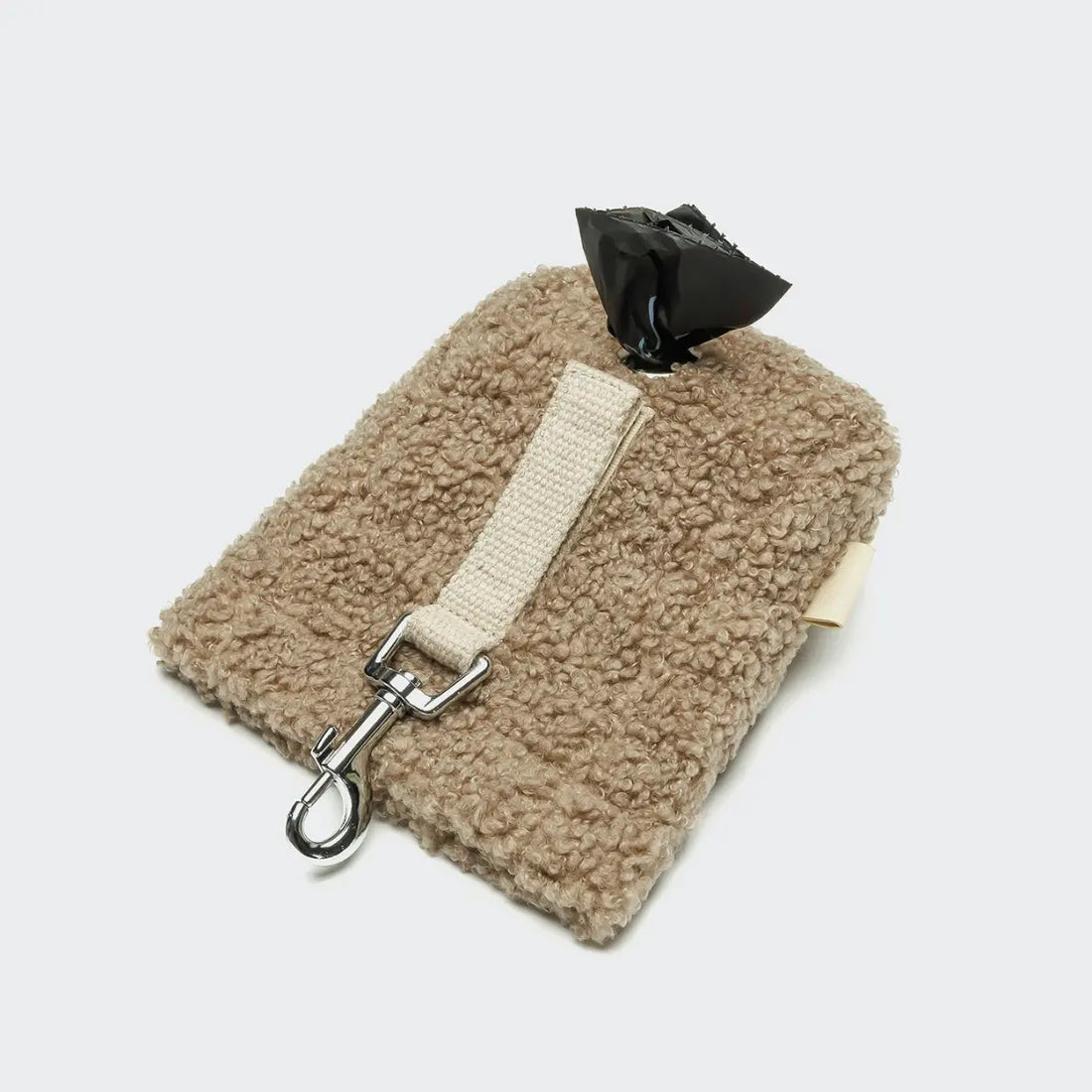 Cloud7 Treat Bag // Godbidstaske og hundeposeholder (plush beige)