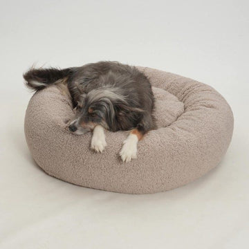 Dogs in the City Loop // Fluffy donut hundeseng (beige)