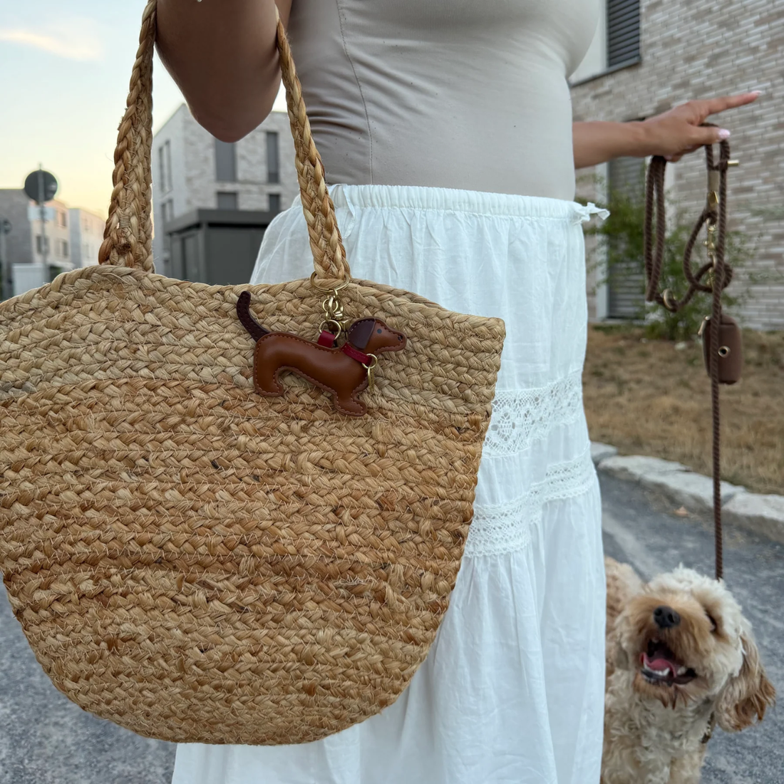 Drew's Charms // Nøglering med gravhund til taske (bordeaux)