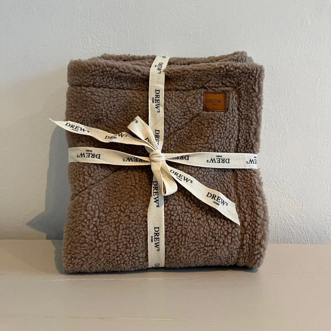 Drew's Dogwear Teddy // Blødt hundetæppe i teddy fleece (brun)