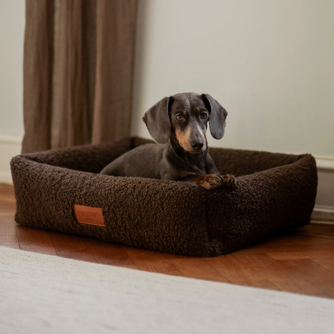 Drew's Dogwear Nuna // Teddyblød & vaskbar hundeseng med memoryfoam (brun)