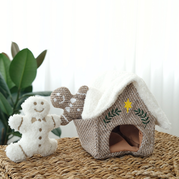 Lambwolf Gingerbread House// Interactive Christmas toy with teddy bears