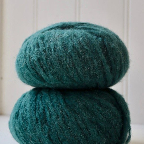 WEAR FIFI Knitting Kit // Knit-itself Fluffy Dog Sweater (teal green)