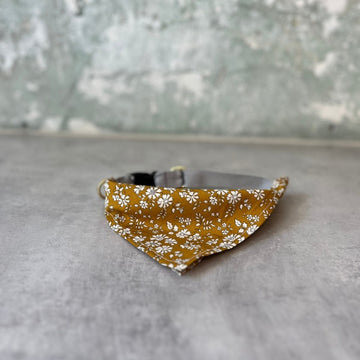 Hundekollektivet // Justerbart bandanahalsbånd (liberty Curry)