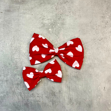 Nana // Dog butterfly with hearts (red)