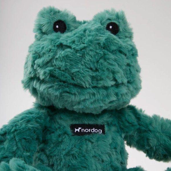 Tudse The Frog // Blød tøjbamse med 'piv' (frø)