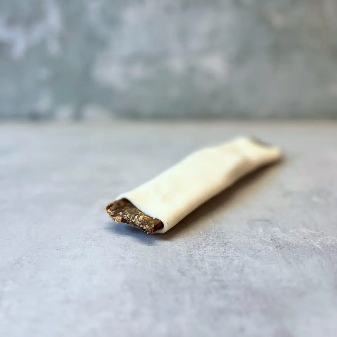 Rauh! Beef Toast, Medium // Fyldt tyggeben af oksehud