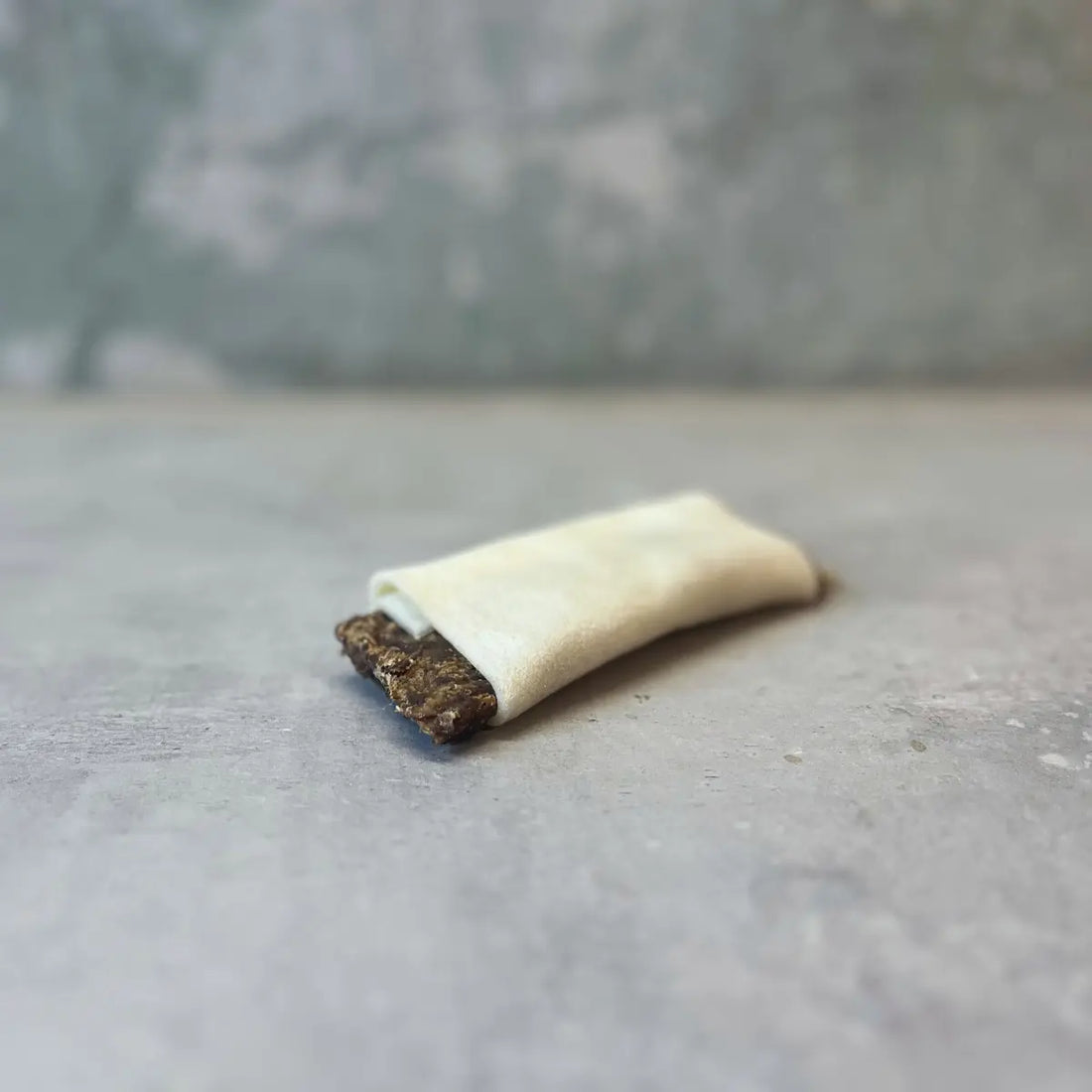 Rauh! Beef Toast, Small // Fyldt tyggeben af oksehud