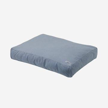 Tadazhi Tobine  // Dansk designet pude til små- og mellemstore hunde (faded blue)
