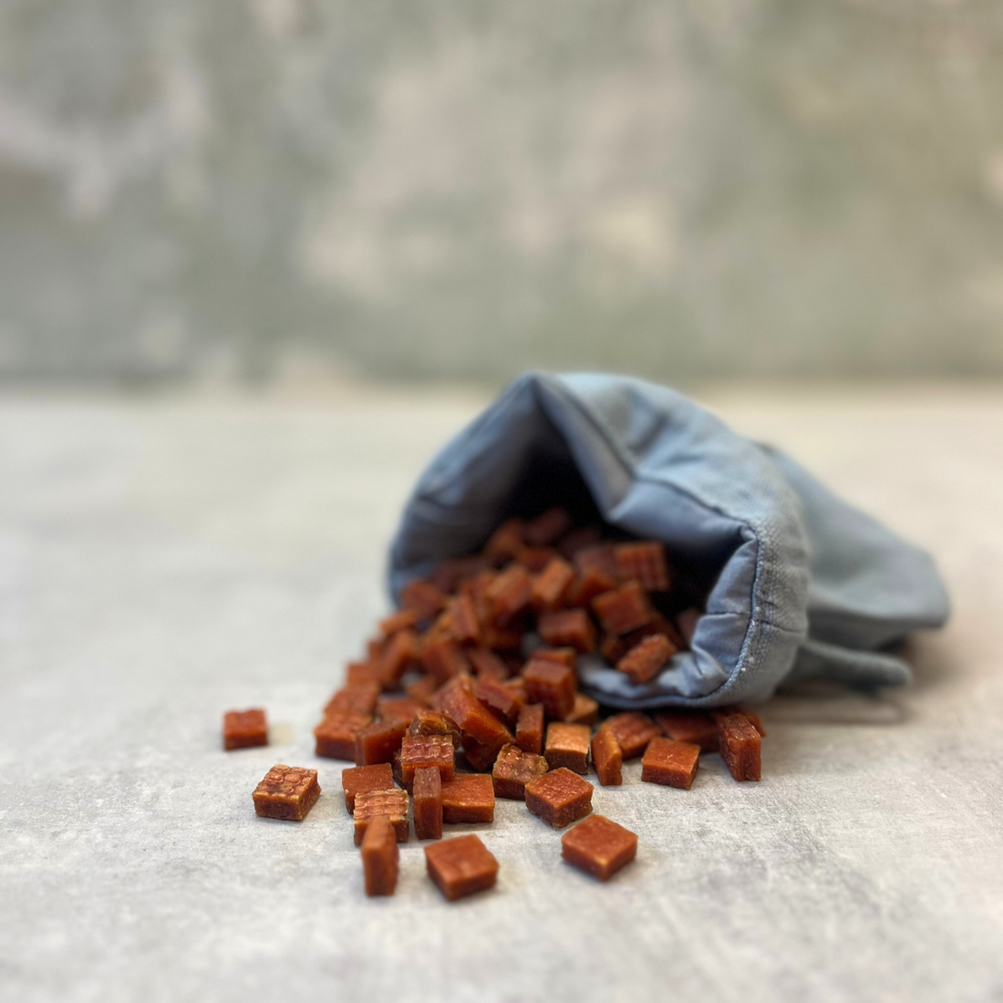 Woolf Salmon Chunkies // Bløde træningsgodbidder (laks)